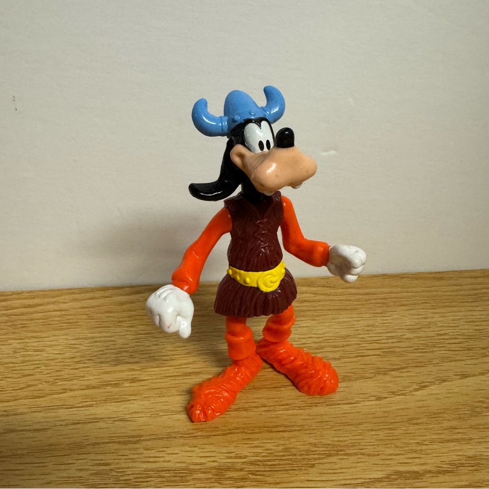 Vintage 1993 McDonald’s Disney Goofy Viking Toy Figure